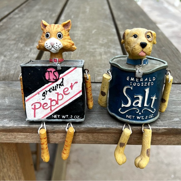 Vintage Other - Vintage WMG 2004 Spice Series Shelf Sitters Ground Pepper Cat & Iodized Salt Dog